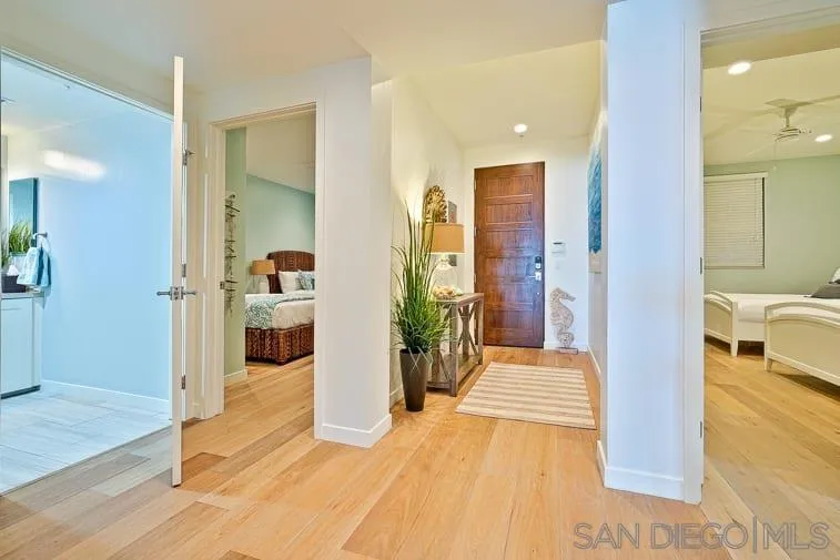 6767 Neptune Pl #202 La Jolla, CA 92037