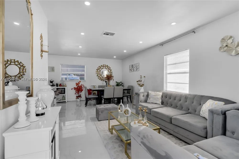 174 E 40th St Hialeah, FL 33013
