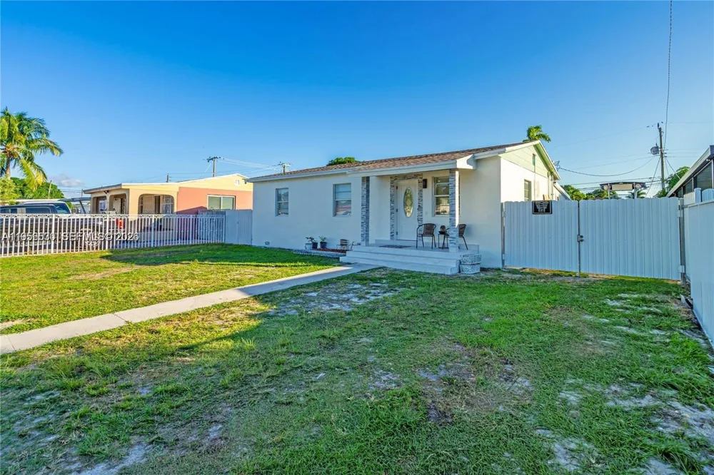174 E 40th St Hialeah, FL 33013