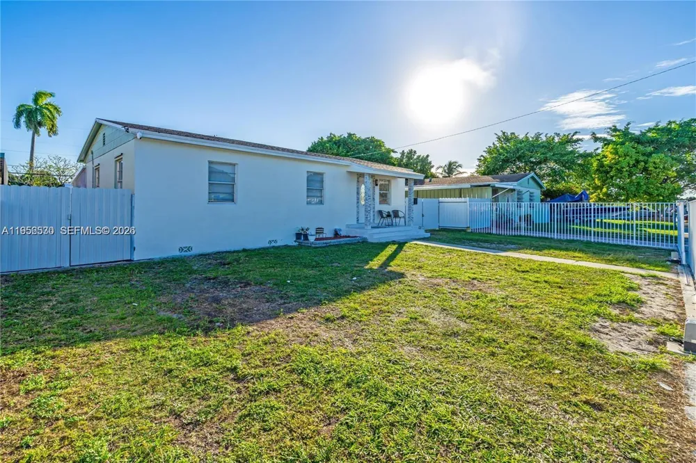 174 E 40th St Hialeah, FL 33013