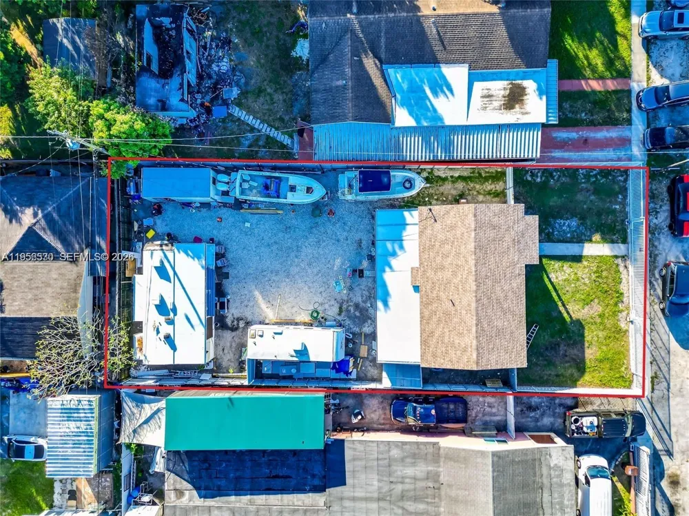 174 E 40th St Hialeah, FL 33013