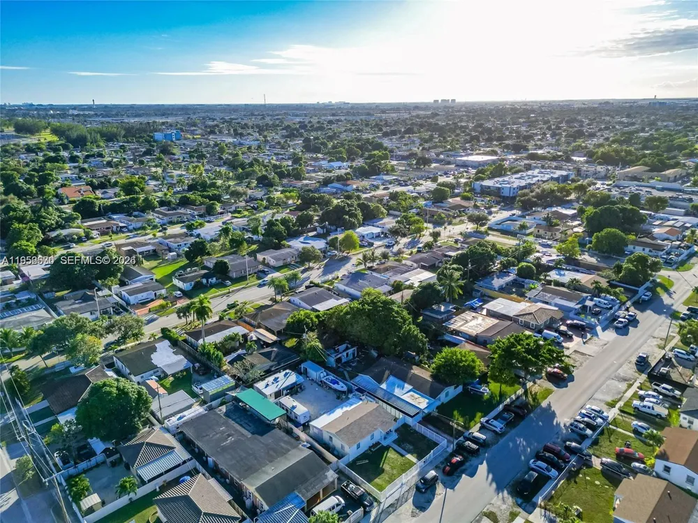 174 E 40th St Hialeah, FL 33013