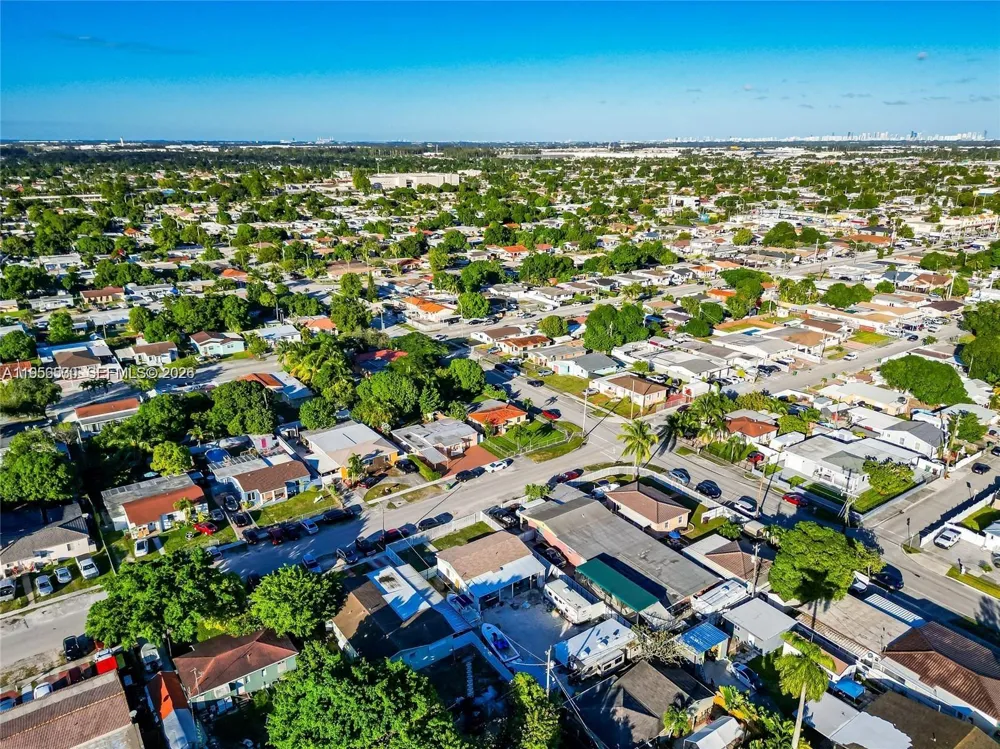 174 E 40th St Hialeah, FL 33013