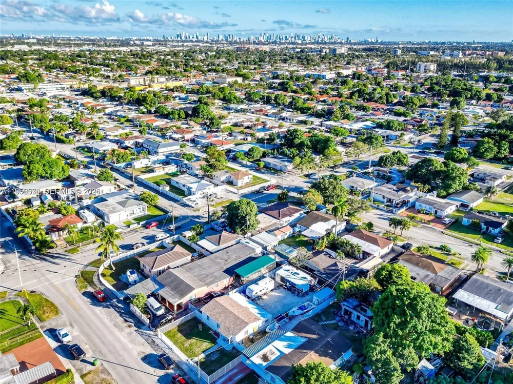 174 E 40th St Hialeah, FL 33013