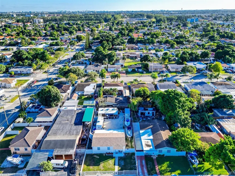 174 E 40th St Hialeah, FL 33013