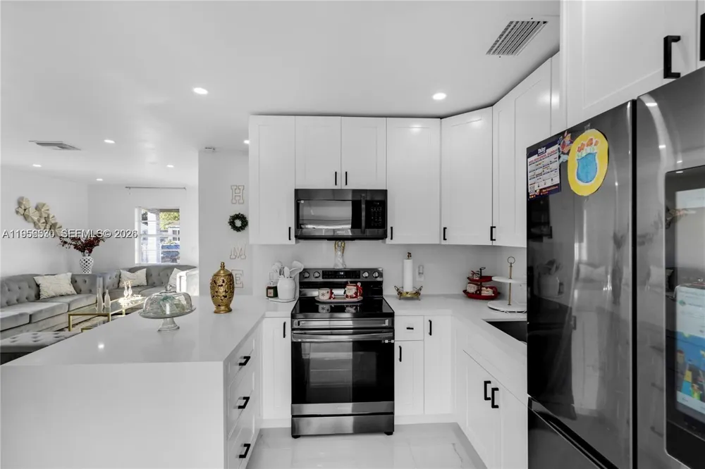 174 E 40th St Hialeah, FL 33013