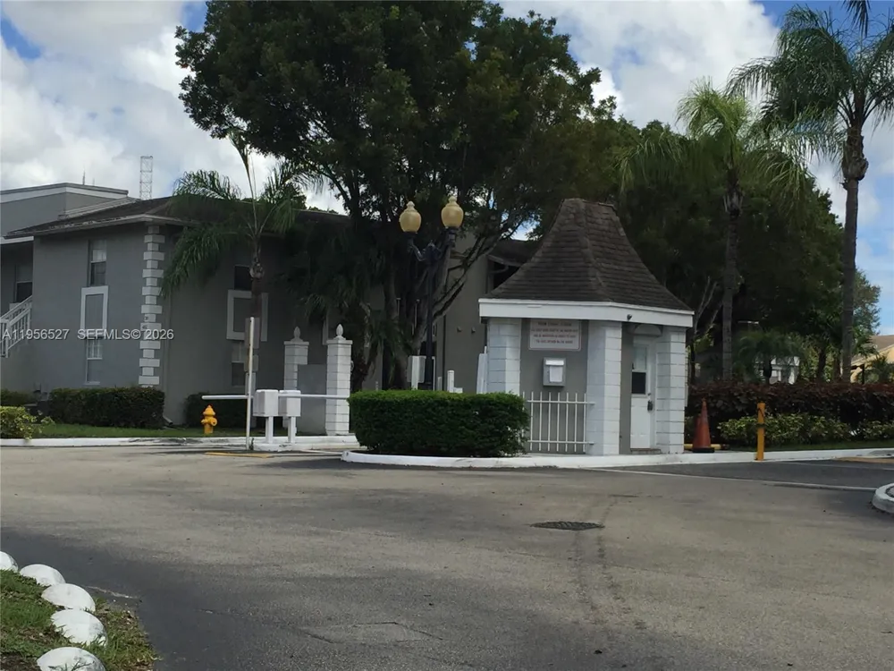 464 NE 210th Cir Ter #10110A