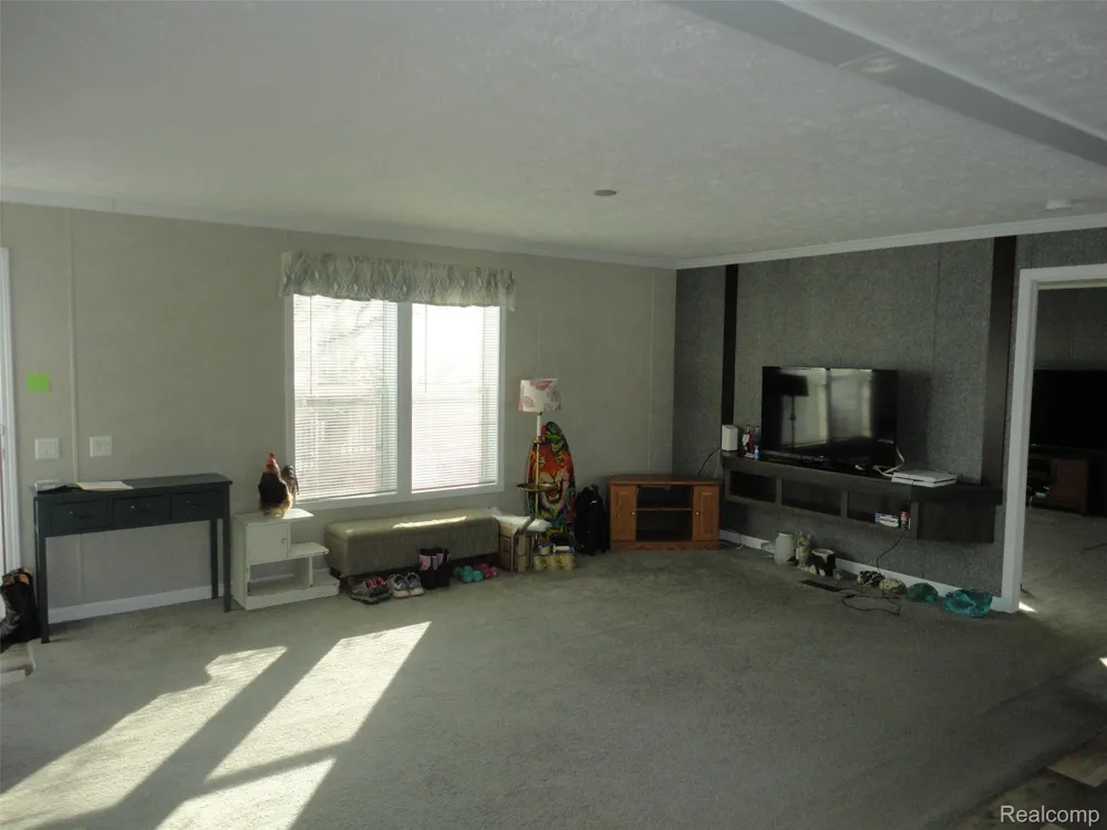 170 Newbury Adrian City, MI 49221