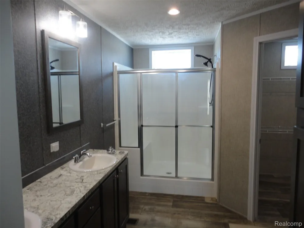 170 Newbury Adrian City, MI 49221