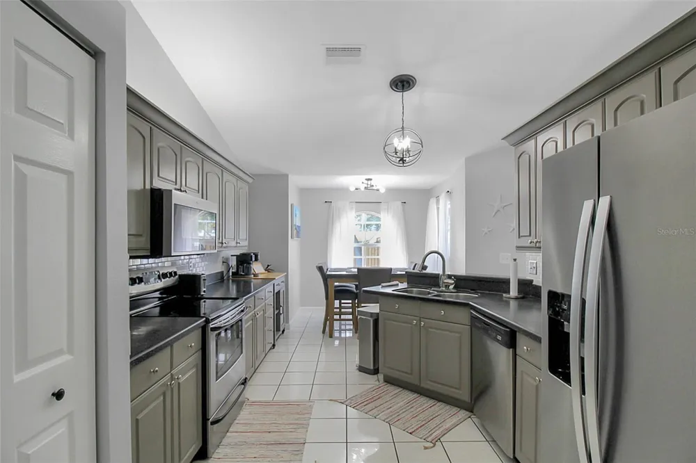 5111 13TH AVENUE DRIVE W Bradenton, FL 34209