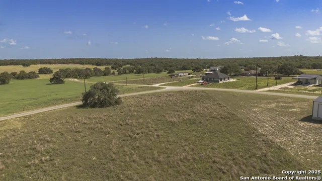 788 Lake Valley La Vernia, TX 78121
