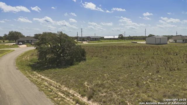 788 Lake Valley La Vernia, TX 78121