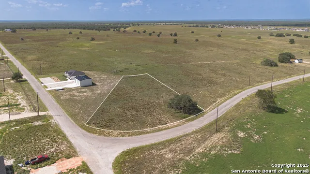 788 Lake Valley La Vernia, TX 78121