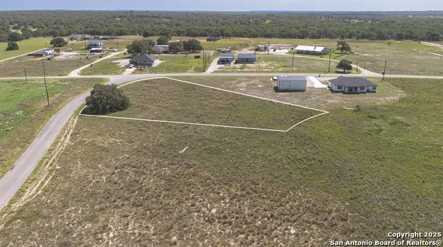 788 Lake Valley La Vernia, TX 78121