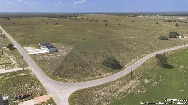 788 Lake Valley La Vernia, TX 78121