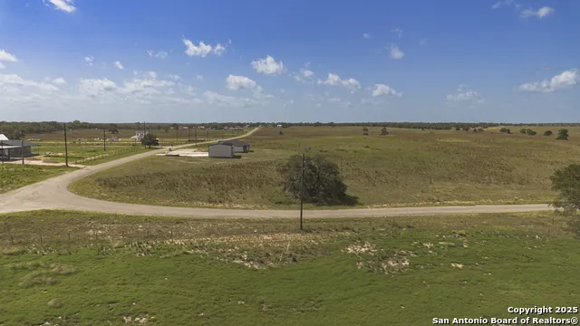 788 Lake Valley La Vernia, TX 78121