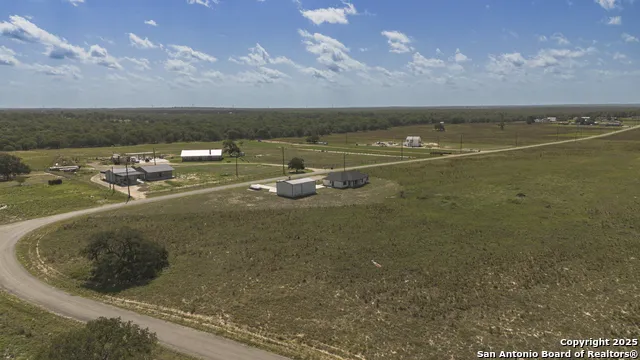 788 Lake Valley La Vernia, TX 78121