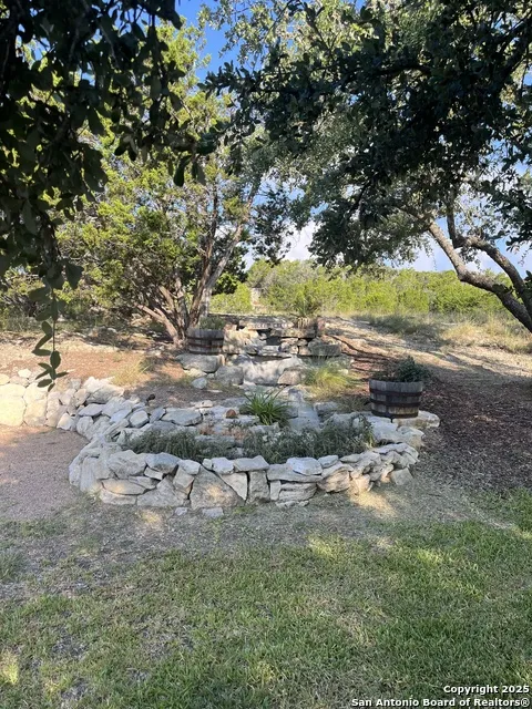 4664 rocky Blanco, TX 78606