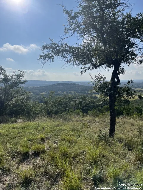4664 rocky Blanco, TX 78606