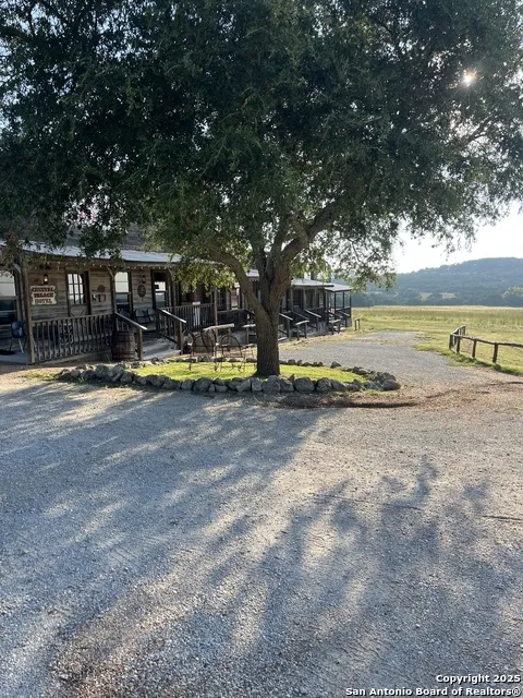 4664 rocky Blanco, TX 78606