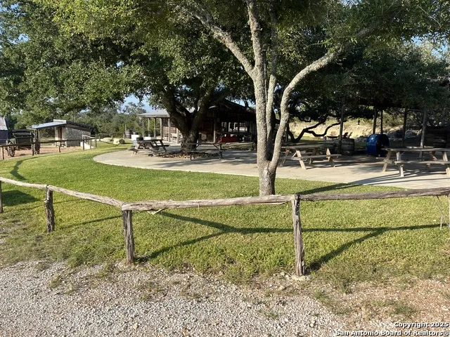 4664 rocky Blanco, TX 78606