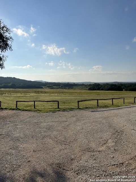 4664 rocky Blanco, TX 78606