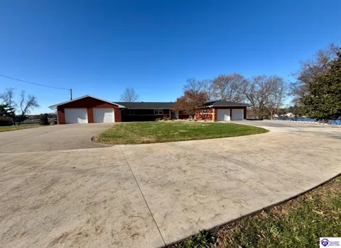 411 Lakeview Drive