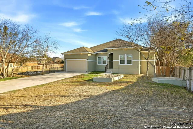 7802 Clearwater Blvd Selma, TX 78154
