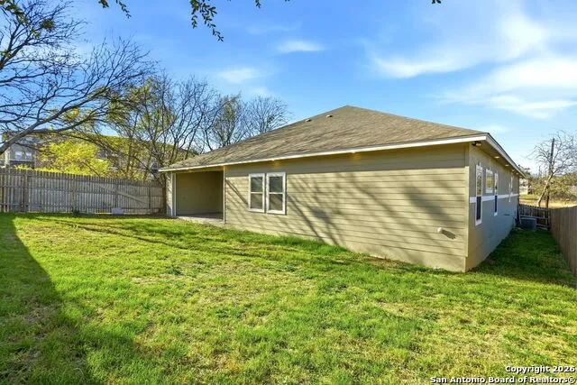 7802 Clearwater Blvd Selma, TX 78154