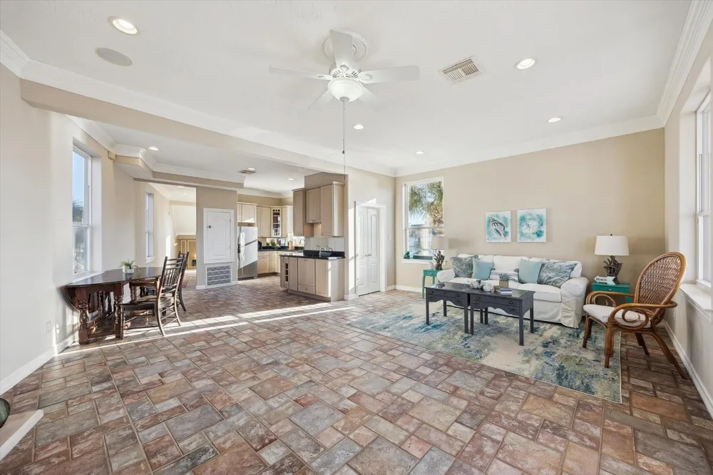 1854 Tiki Drive Tiki Island, TX 77554