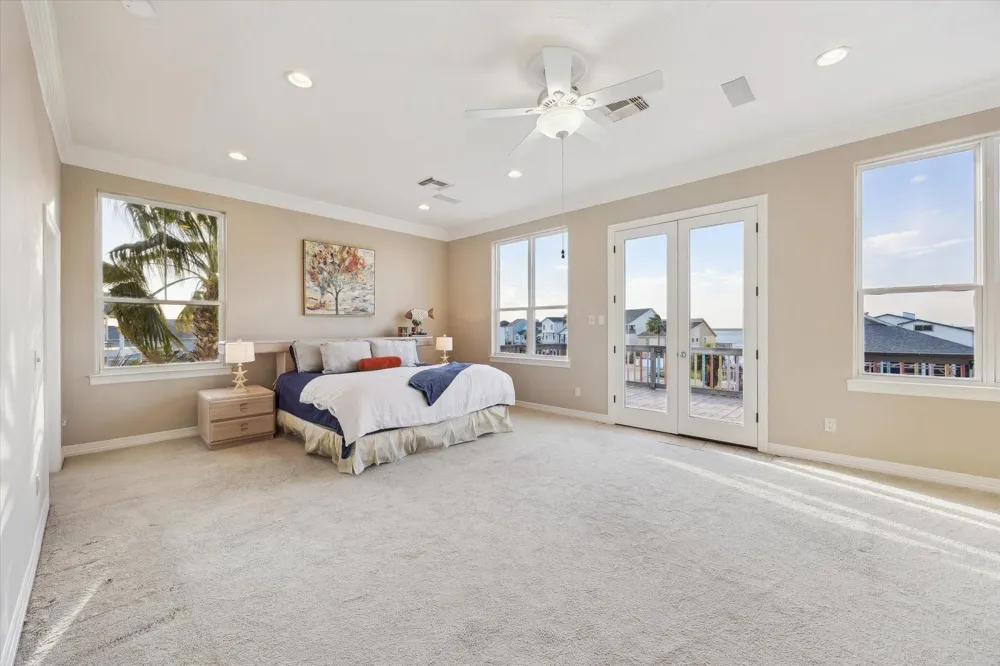 1854 Tiki Drive Tiki Island, TX 77554
