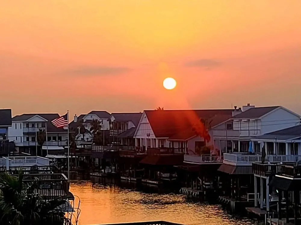 1854 Tiki Drive Tiki Island, TX 77554