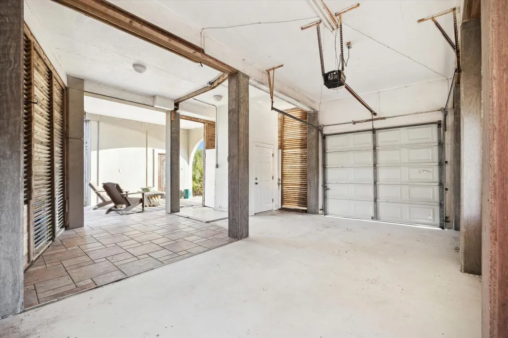 1854 Tiki Drive Tiki Island, TX 77554