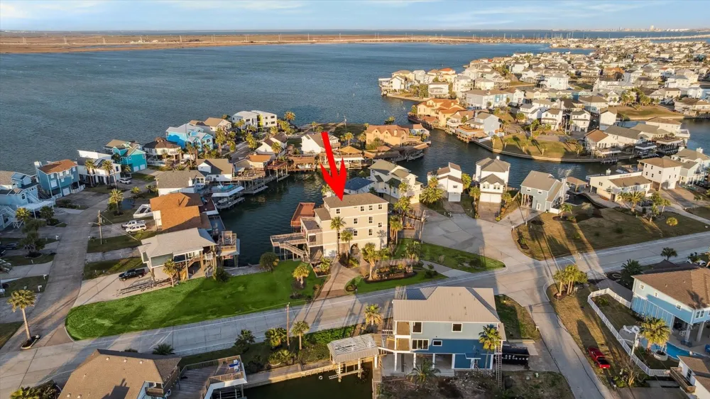 1854 Tiki Drive Tiki Island, TX 77554
