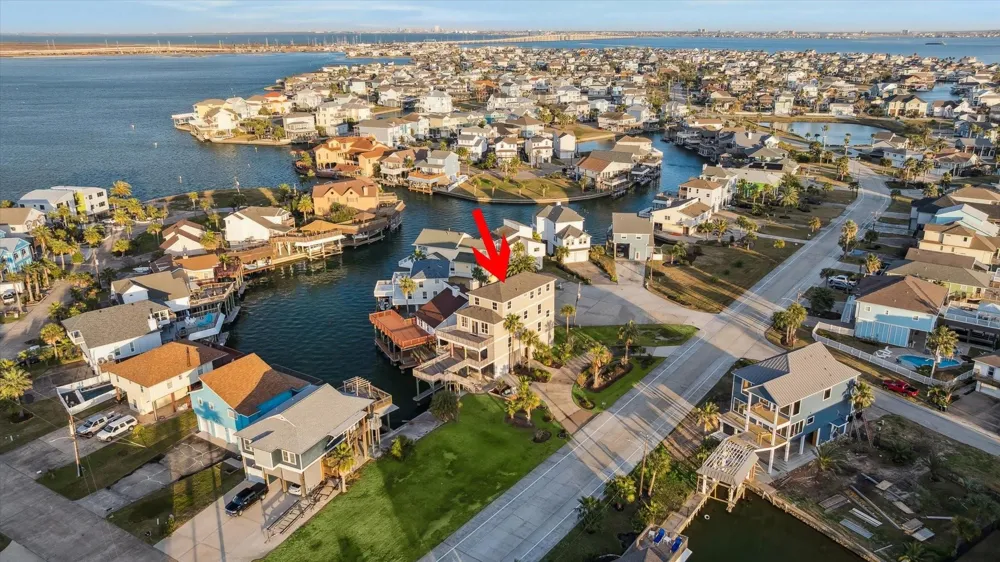 1854 Tiki Drive Tiki Island, TX 77554