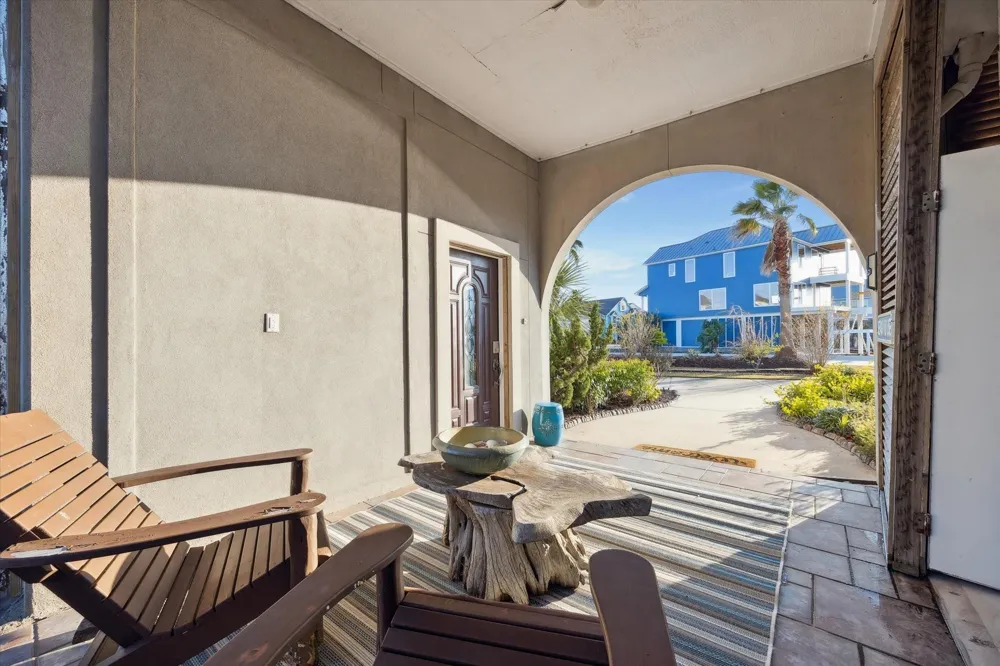 1854 Tiki Drive Tiki Island, TX 77554