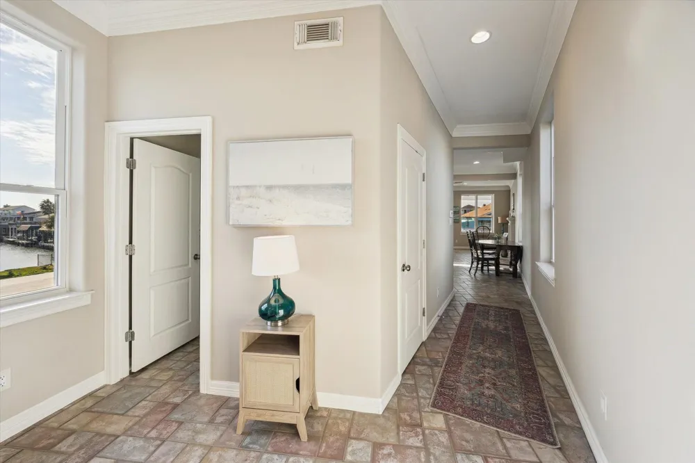 1854 Tiki Drive Tiki Island, TX 77554
