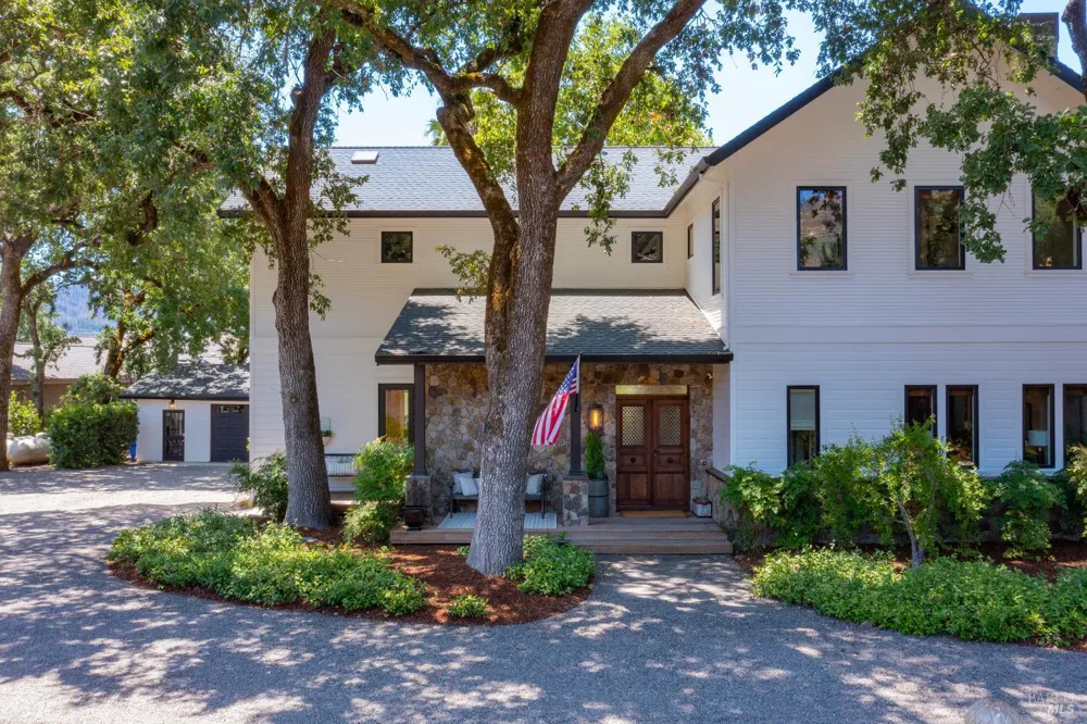 4189 Silverado Trail Calistoga, CA 94515