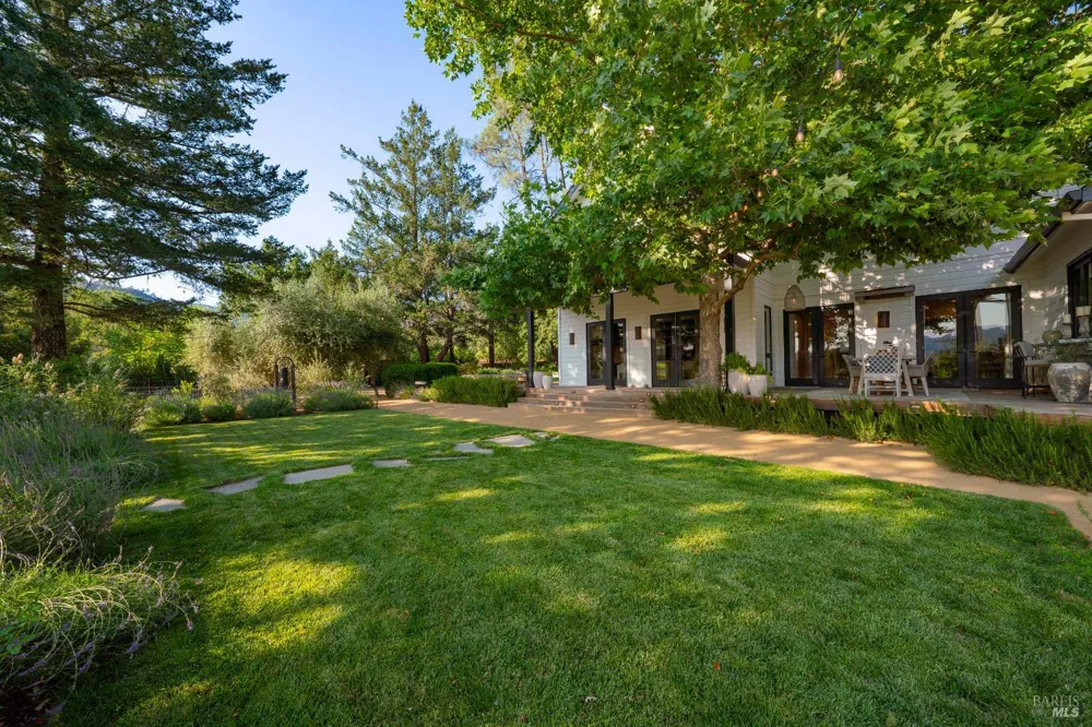 4189 Silverado Trail Calistoga, CA 94515