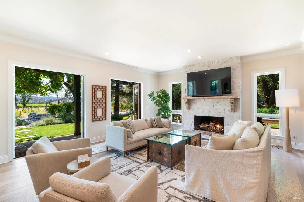 4189 Silverado Trail Calistoga, CA 94515