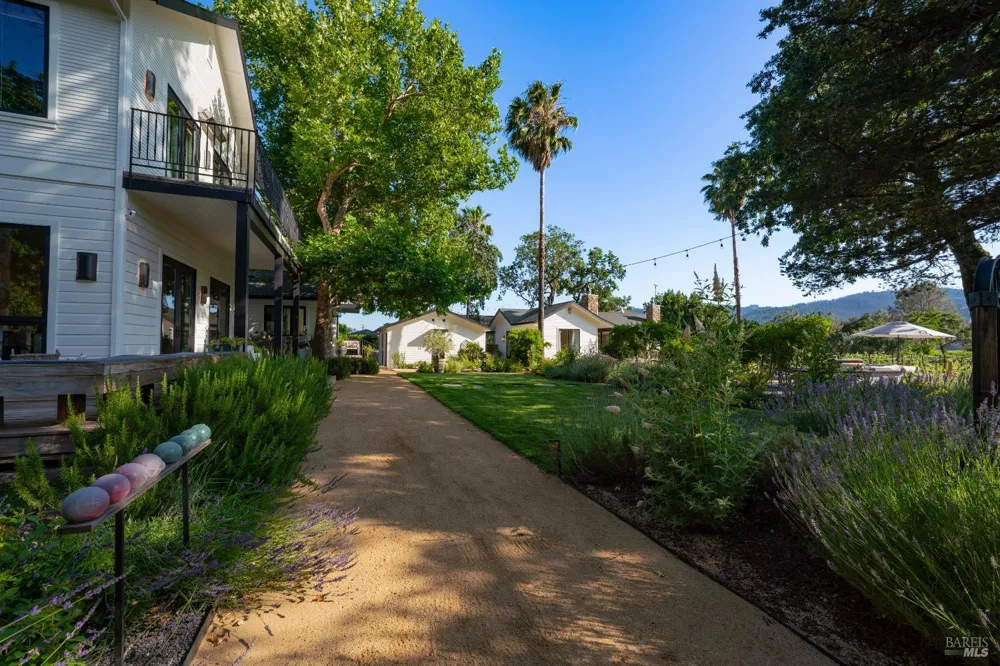 4189 Silverado Trail Calistoga, CA 94515