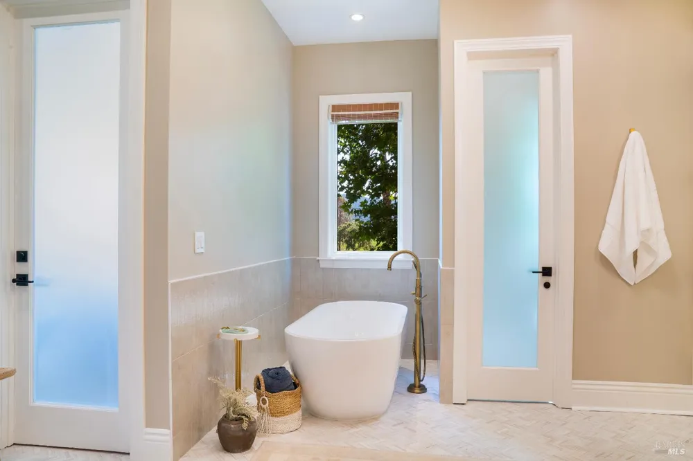 4189 Silverado Trail Calistoga, CA 94515