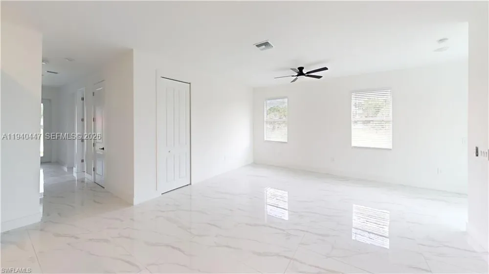 2045 Carver Ave Fort Myers, FL 33916
