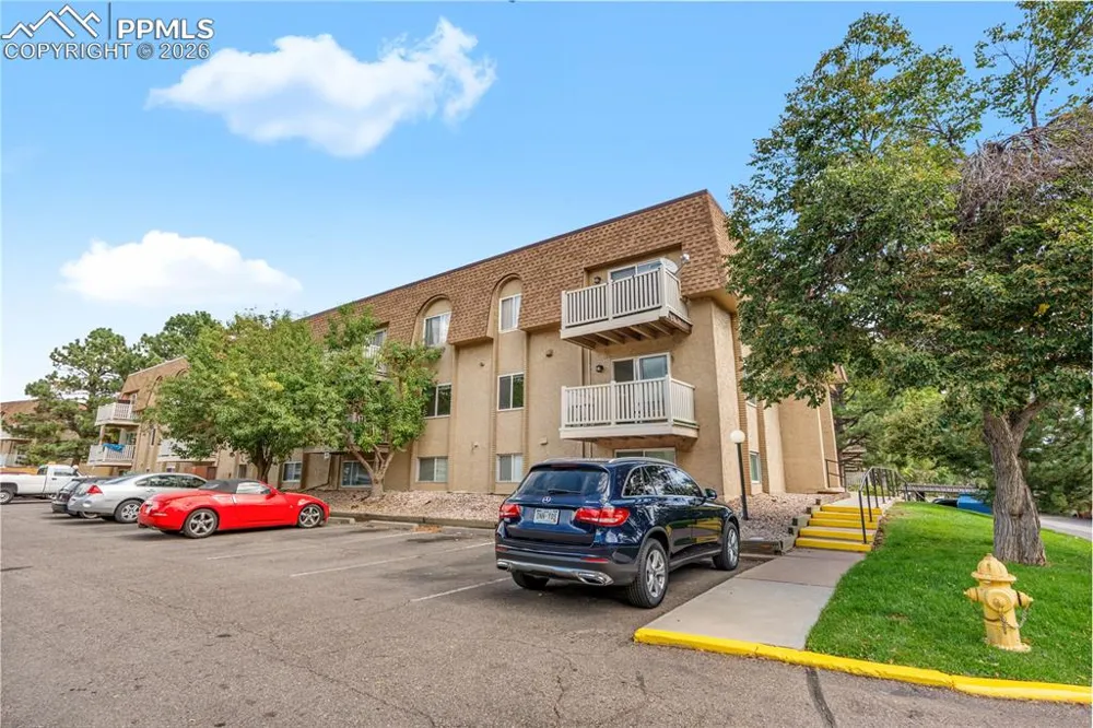 7455 E Quincy Avenue #204