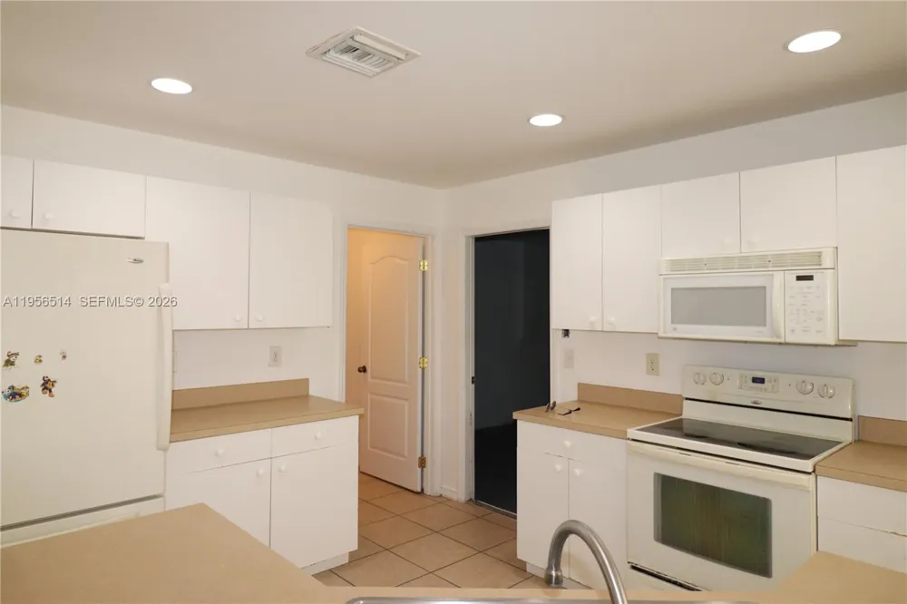 2805 1 sw st Lehigh Acres, FL 33972