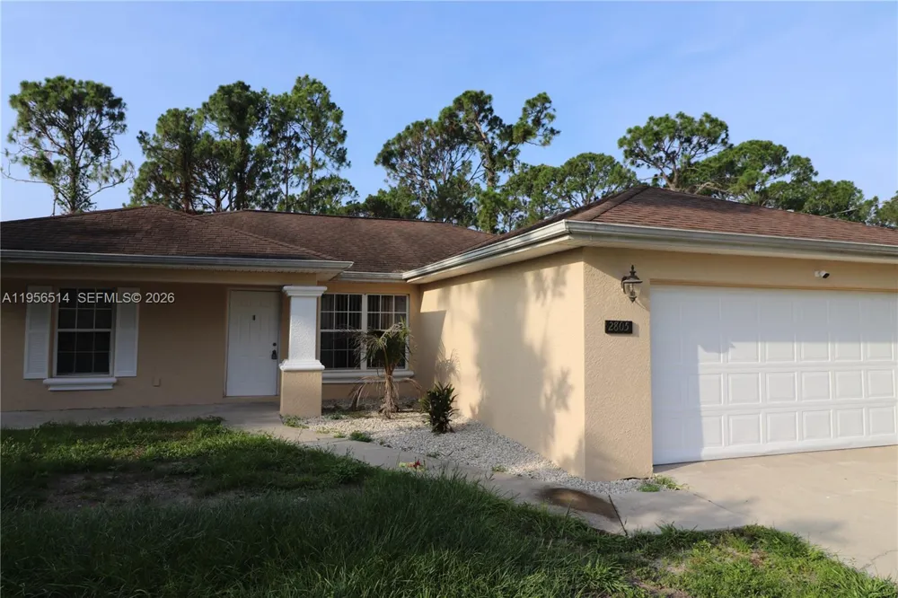2805 1 sw st Lehigh Acres, FL 33972