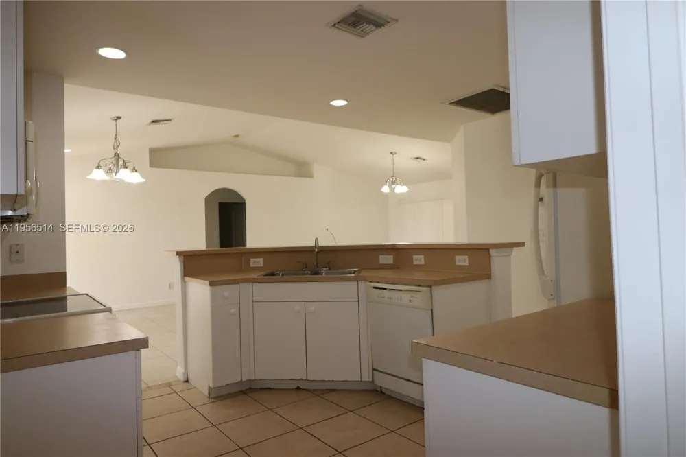 2805 1 sw st Lehigh Acres, FL 33972