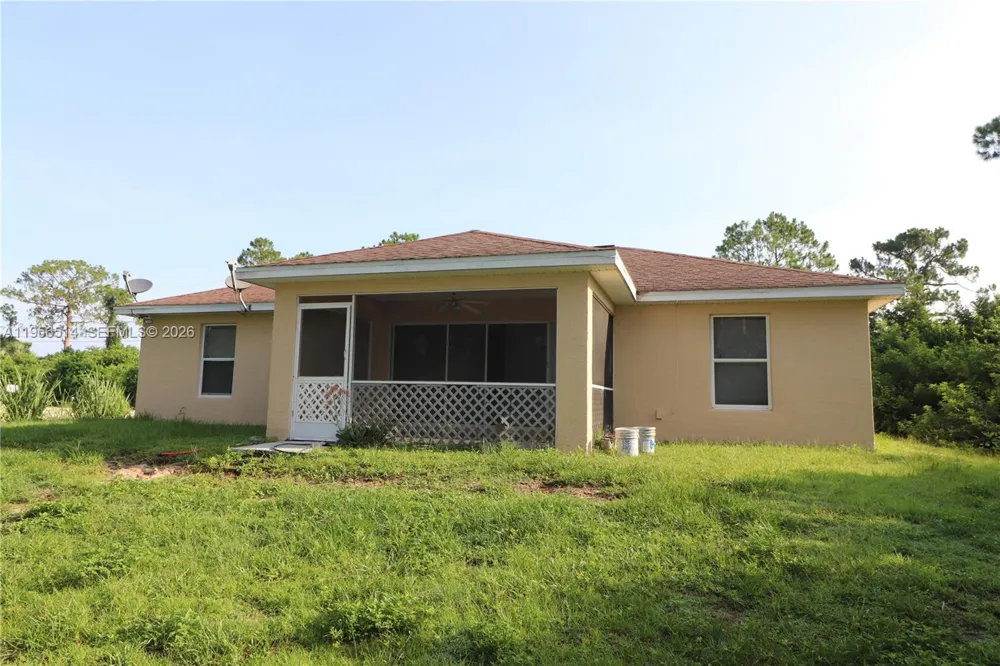 2805 1 sw st Lehigh Acres, FL 33972