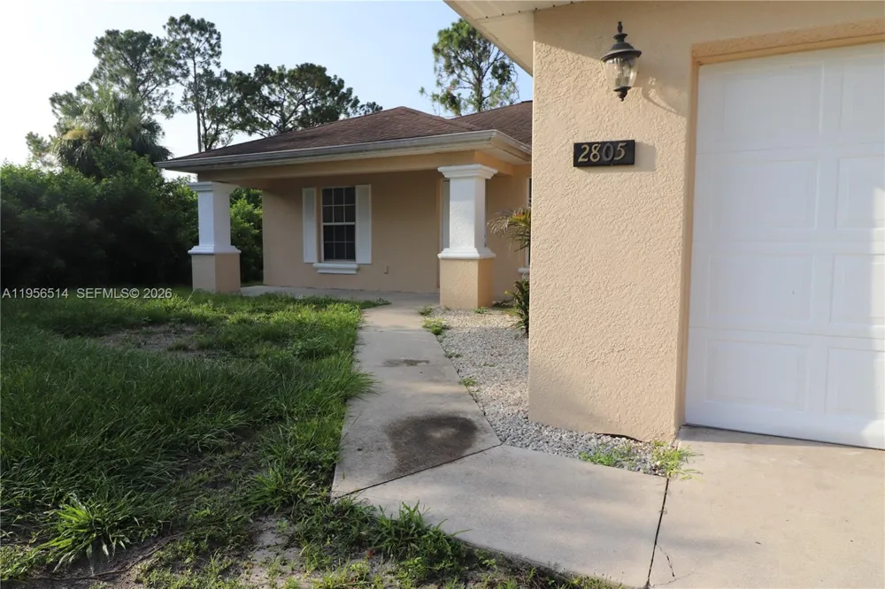 2805 1 sw st Lehigh Acres, FL 33972