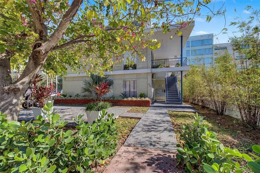 1685 Jefferson Ave #6